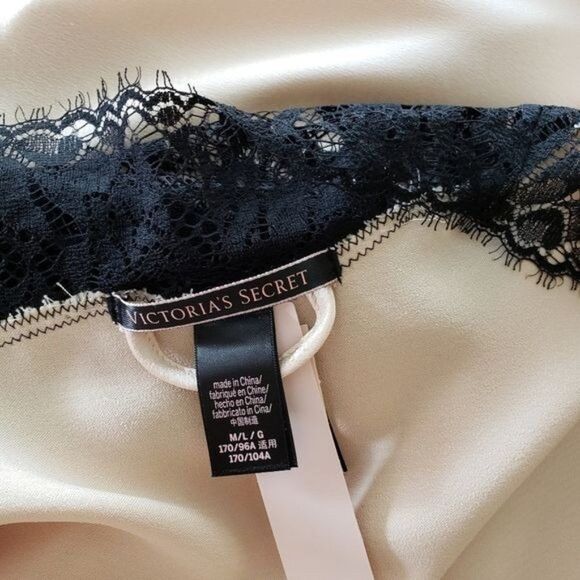 NWT Victoria's Secret Satin/Lace Kimono Robe with Tie Belt - Picture 4 of 6